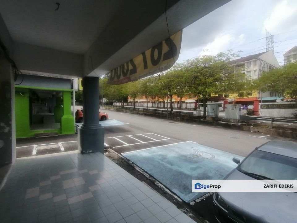 END LOT 🔥 Ground Floor Shop Lot Untuk Disewa di Taman Kenanga Salak Tinggi, Selangor, Sepang