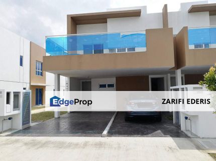END LOT With Balcony Garden Partial Furnished Level 1 Casa Bluebell Townhouse Cybersouth For Rent, Selangor, Dengkil