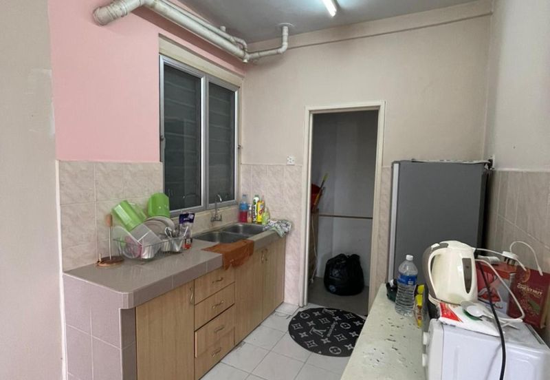 Vista Pinggiran, Taman Pinggiran Putra