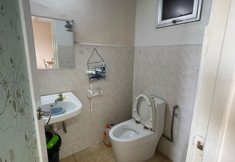 Vista Pinggiran, Taman Pinggiran Putra