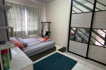 Vista Pinggiran, Taman Pinggiran Putra