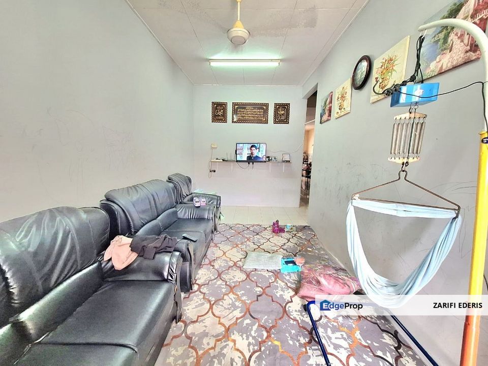FREEHOLD Single Storey Terrace Taman Universiti Jalan Kebun Shah Alam FOR SALE, Selangor, Shah Alam