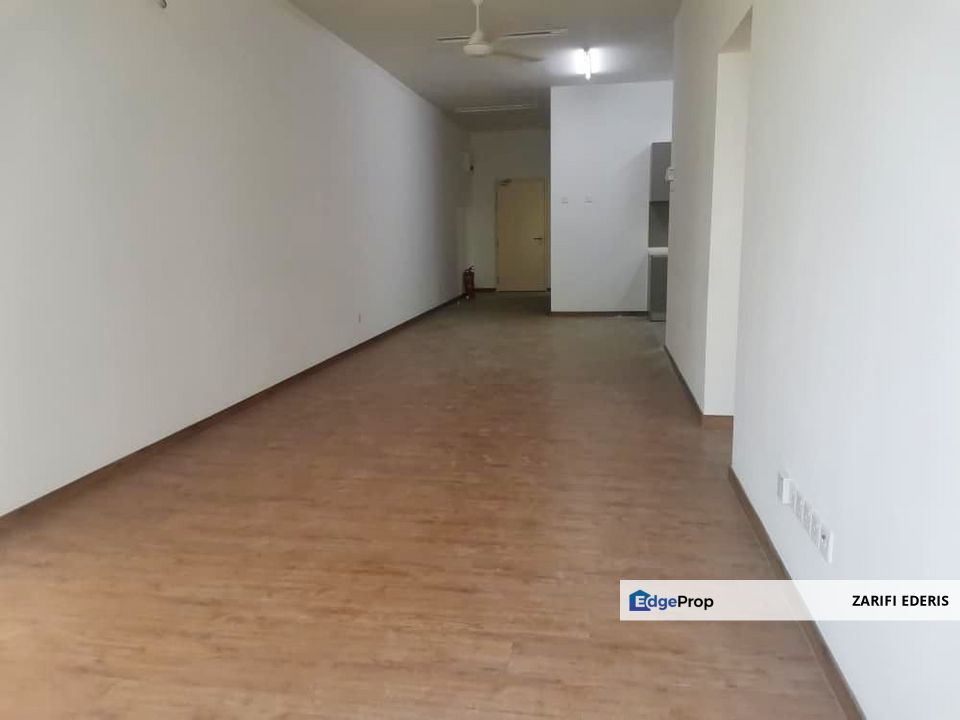 Nice Unit With 3 Airconds & Kitchen Cabinet Lakefront Homes Cyberjaya For Rent, Selangor, Cyberjaya