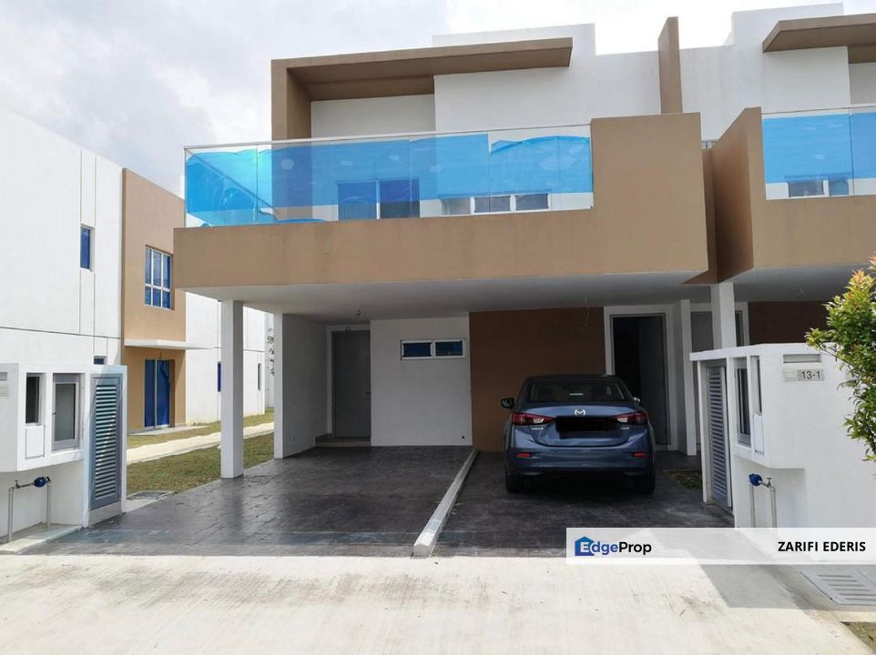 Endlot Upper Unit Townhouse Casa Bluebell Cybersouth Dengkil For Rent, Selangor, Dengkil