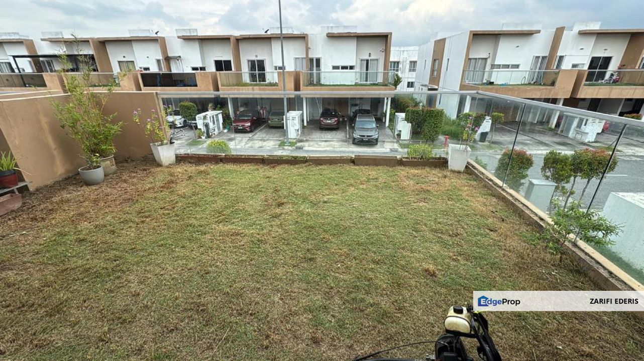 Endlot Upper Unit Townhouse Casa Bluebell Cybersouth Dengkil For Rent, Selangor, Dengkil