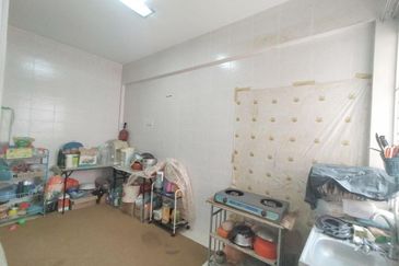 For rent corner lot, double storey, taman alam budiman, shah alam