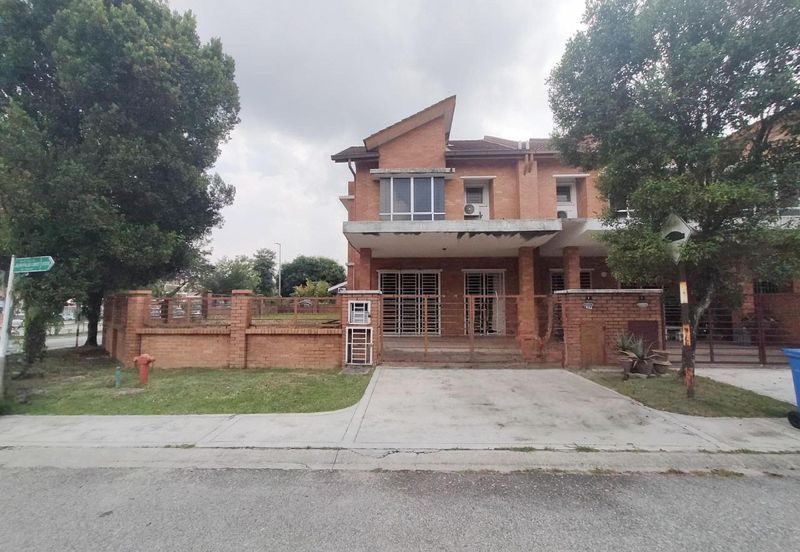 For rent corner lot, double storey, taman alam budiman, shah alam