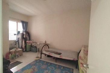 For rent corner lot, double storey, taman alam budiman, shah alam