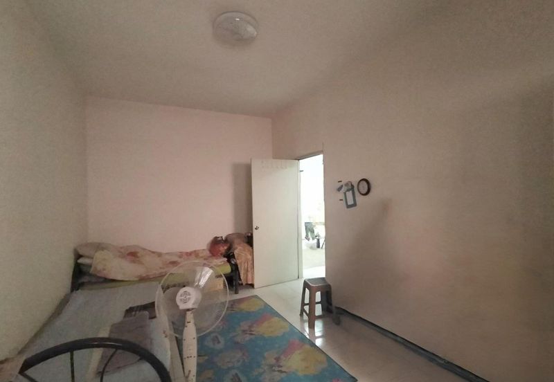 For rent corner lot, double storey, taman alam budiman, shah alam