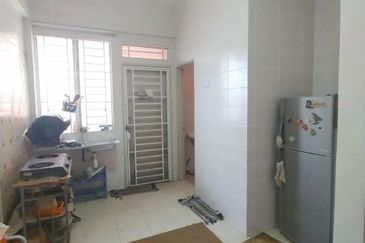 For rent corner lot, double storey, taman alam budiman, shah alam