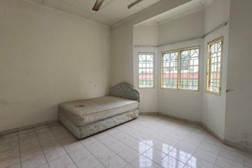 Persiaran Puncak Alam 1 