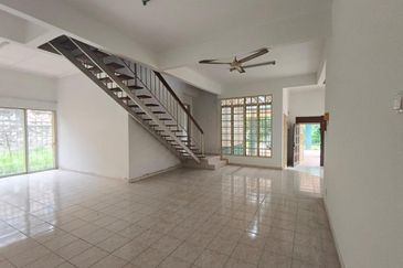 Persiaran Puncak Alam 1 