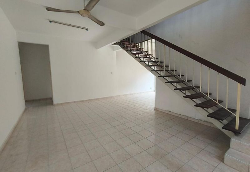 Persiaran Puncak Alam 1 