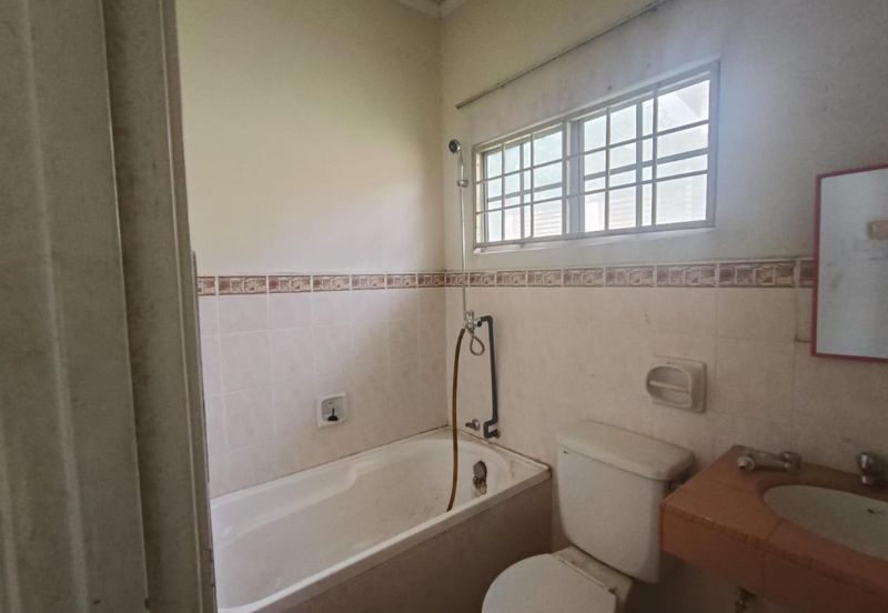 Persiaran Puncak Alam 1 