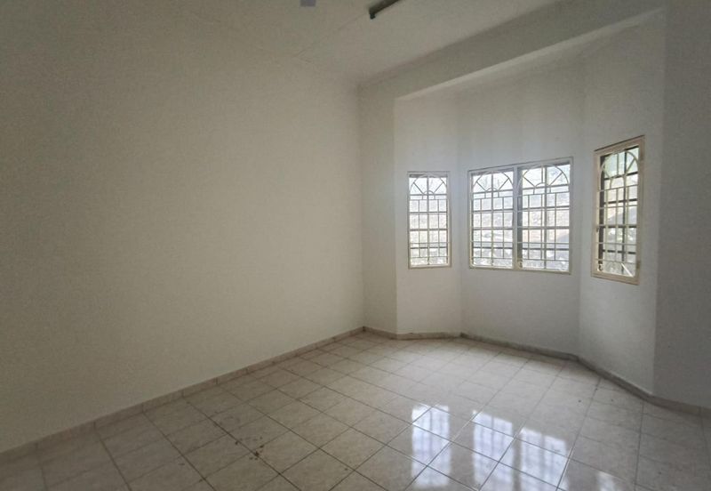 Persiaran Puncak Alam 1 