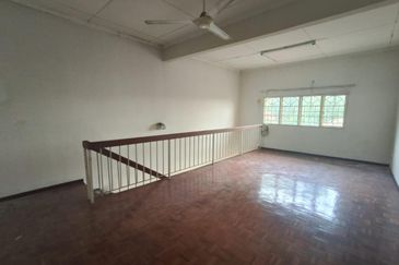 Persiaran Puncak Alam 1 