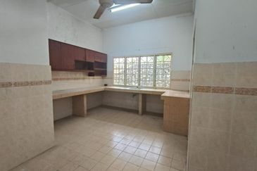 Persiaran Puncak Alam 1 