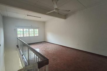 Persiaran Puncak Alam 1 