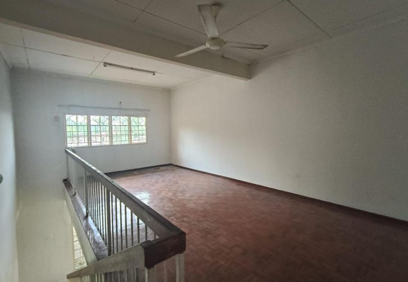 Persiaran Puncak Alam 1 