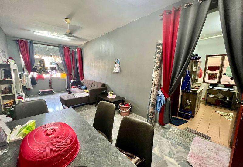 Iris Apartment, Taman Saujana Utama