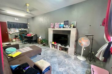 Iris Apartment, Taman Saujana Utama