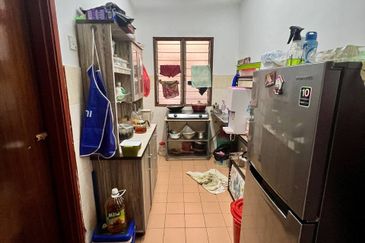 Iris Apartment, Taman Saujana Utama