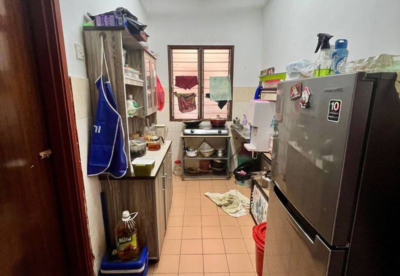 Iris Apartment, Taman Saujana Utama