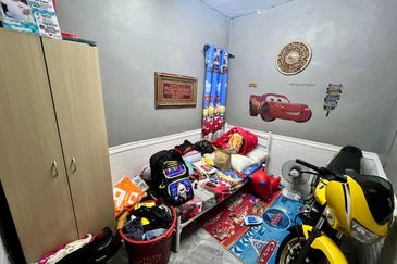 Iris Apartment, Taman Saujana Utama