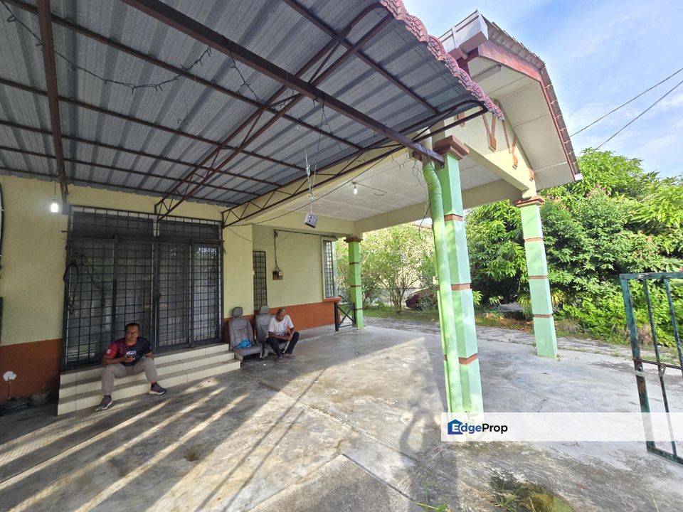 WTS / FOR SALE :  Single Storey Semi Detached House Taman Kenanga Jalan Ilang Ilang Banting, Selangor, Sabak Bernam