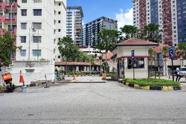 Vista Pinggiran, Taman Pinggiran Putra