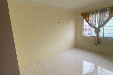 Vista Pinggiran, Taman Pinggiran Putra