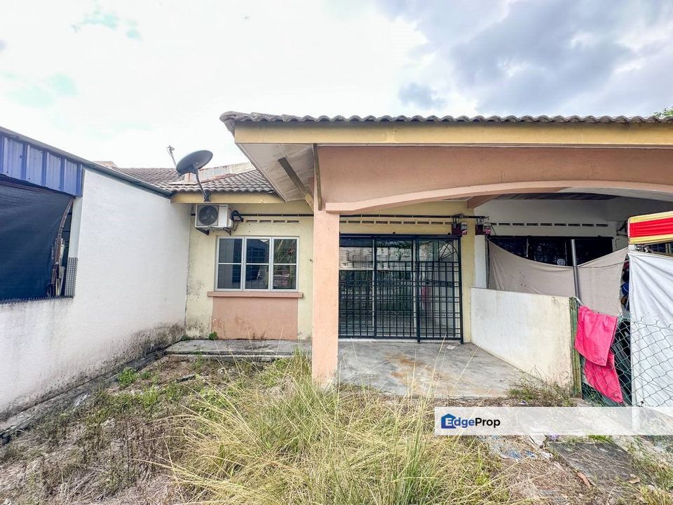 For Sale  WALKING DISTANCE Surau An-Nur RUMAH TERES 1 TINGKAT Bandar Mahkota Banting, Sepang ASKING PRICE  Rm 270k nego, Selangor, Banting