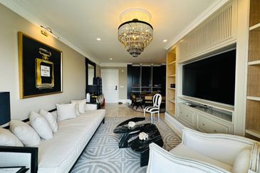 Datum Jelatek Residence