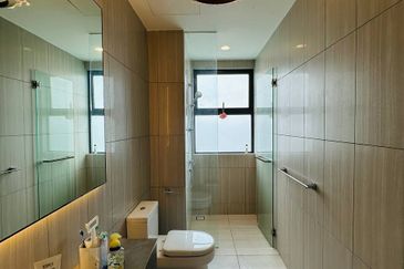 Datum Jelatek Residence