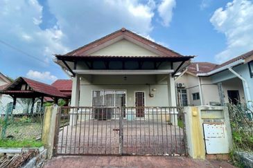 Kota Puteri, Batu Arang