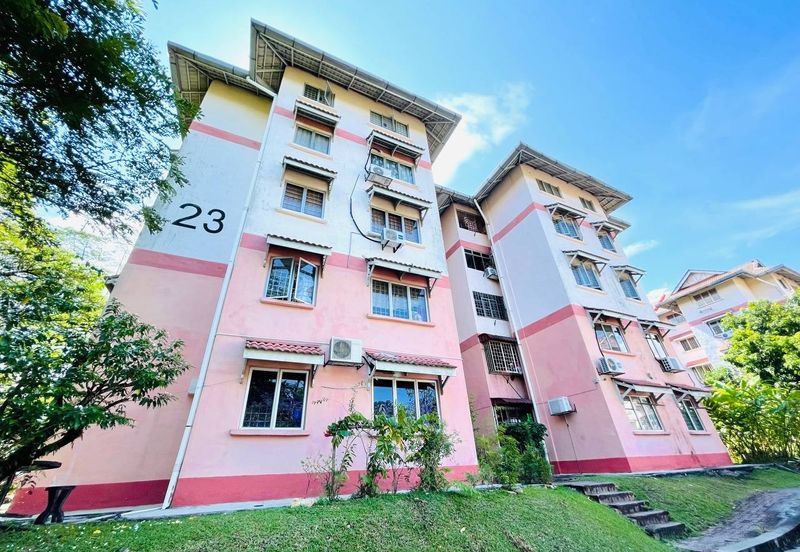 Pangsapuri Kiambang, Bukit Subang