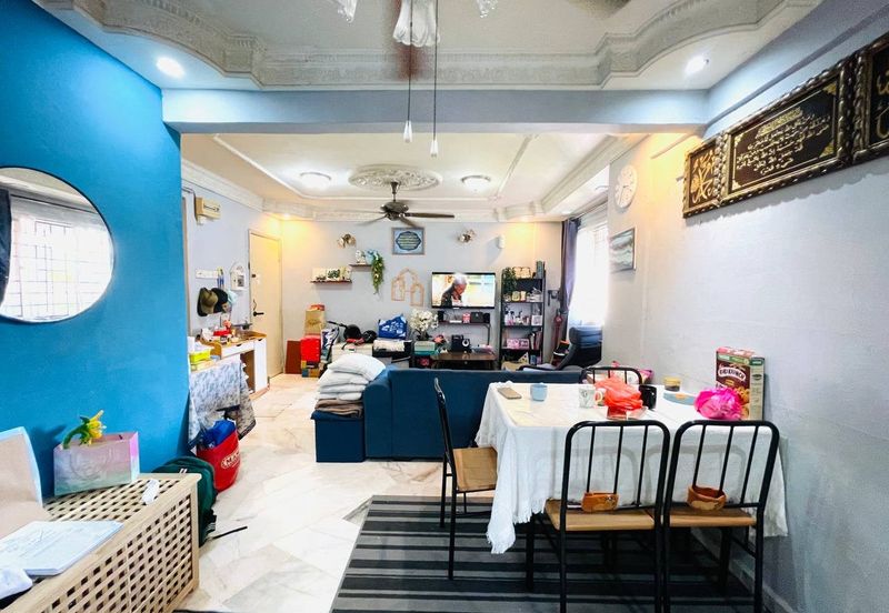 Pangsapuri Kiambang, Bukit Subang