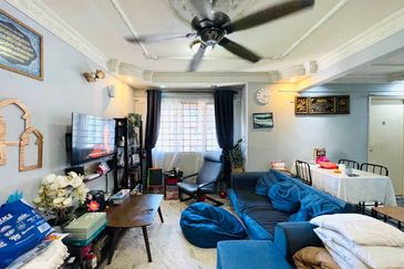 Pangsapuri Kiambang, Bukit Subang