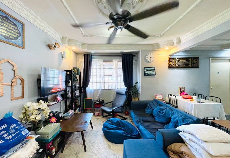 Pangsapuri Kiambang, Bukit Subang