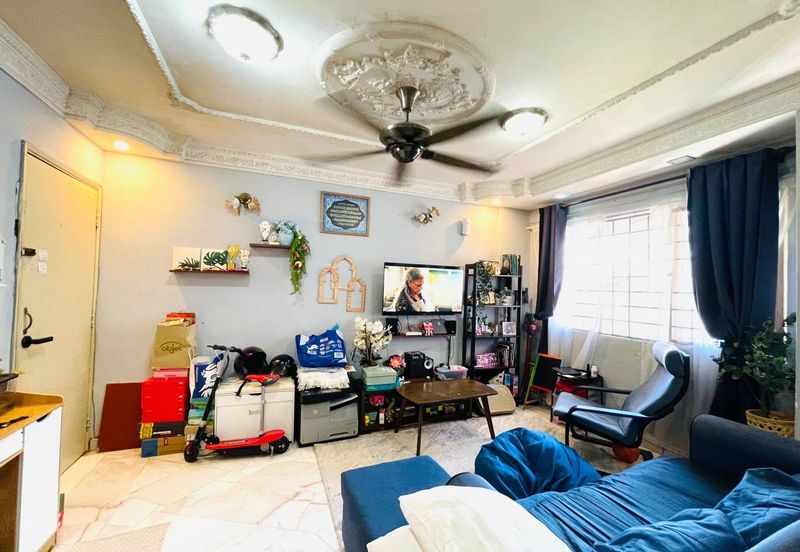 Pangsapuri Kiambang, Bukit Subang