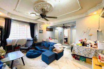 Pangsapuri Kiambang, Bukit Subang