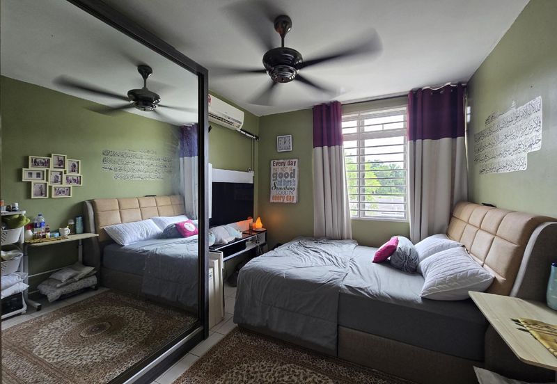 Apartment Taman Topaz