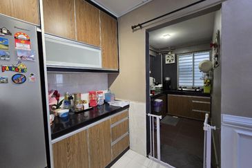 Apartment Taman Topaz