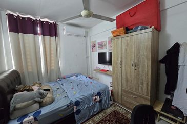 Apartment Taman Topaz