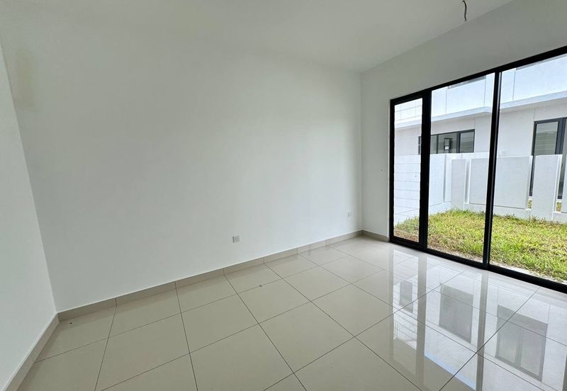 Elmina Green The Eighth @ City of Elmina