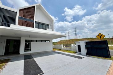 Elmina Green The Eighth @ City of Elmina