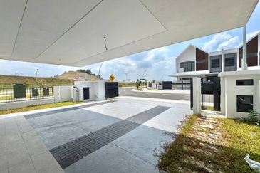 Elmina Green The Eighth @ City of Elmina