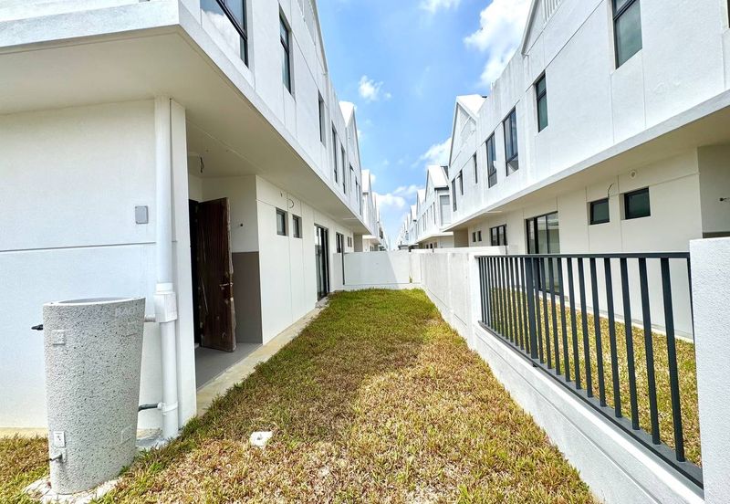 Elmina Green The Eighth @ City of Elmina