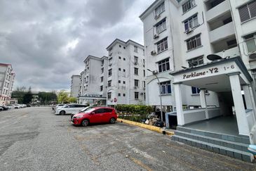 Subang Perdana Goodyear Court 9