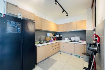 Lake Point Residence